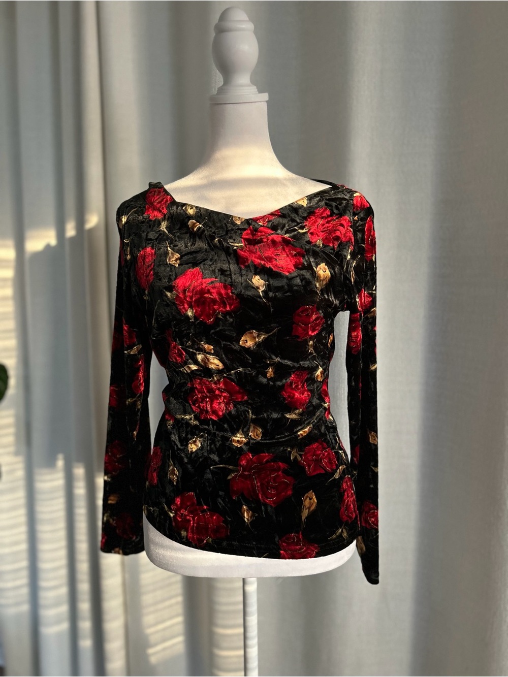 Women's Black Velvet Long-Sleeve Top with Red Rose Motif